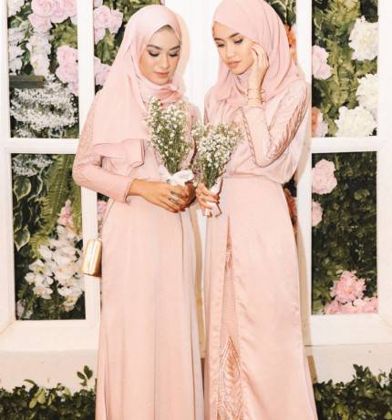 Contek 9 Inspirasi Prom Dress Buat Hijabers dari Para Selebgram 