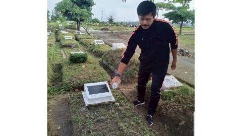 Eksklusif Curhatan Indra Sjafri Usai Ziarah Ke Makam Ibu