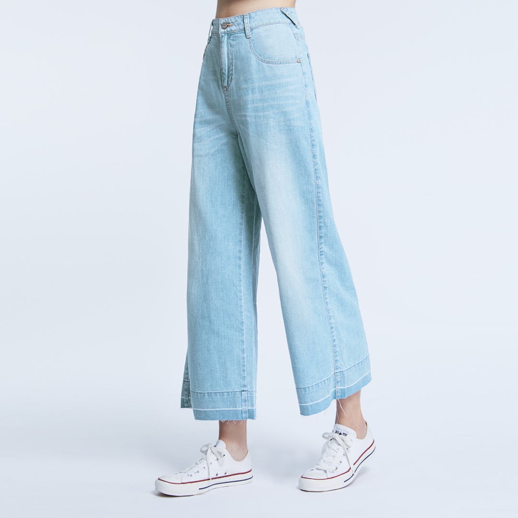 >尺寸: S, M, L, XL品牌: E.R.S.S.產品型號: S37024008顏色: 008漂淺藍布料規格: 棉100%產地: 台灣