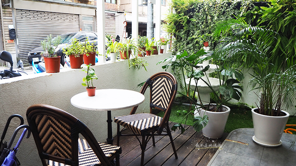 松山區網美店,松山區拍照,八德監理站,國父紀念館網美店,國父紀念館拍照,任意門餐桌,南京三民站美食,南京三民不限時餐廳,南京三民不限時早午餐