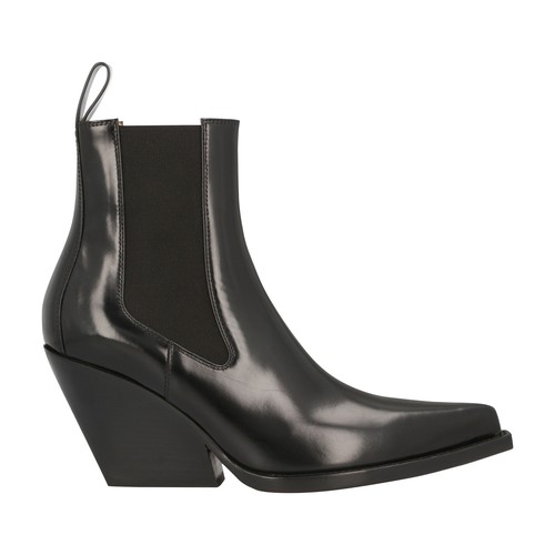 A woman's boot that is both seductive and stylish, this elegant model from Bottega Veneta will be a 