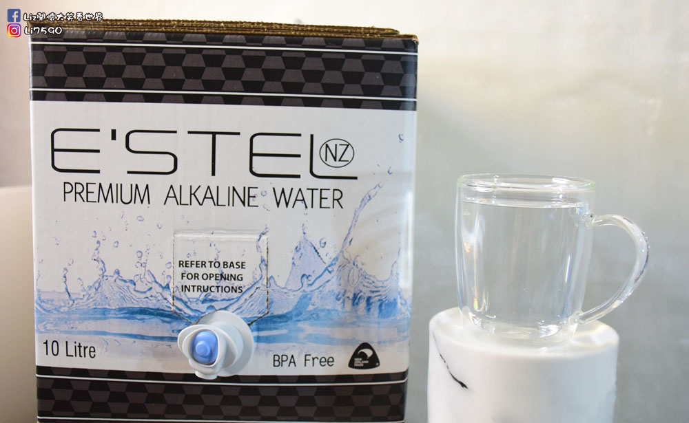 日華好物-紐西蘭ESTEL天然鹼性冰川水10LDSC_0156Liz開懷大笑看世界.JPG