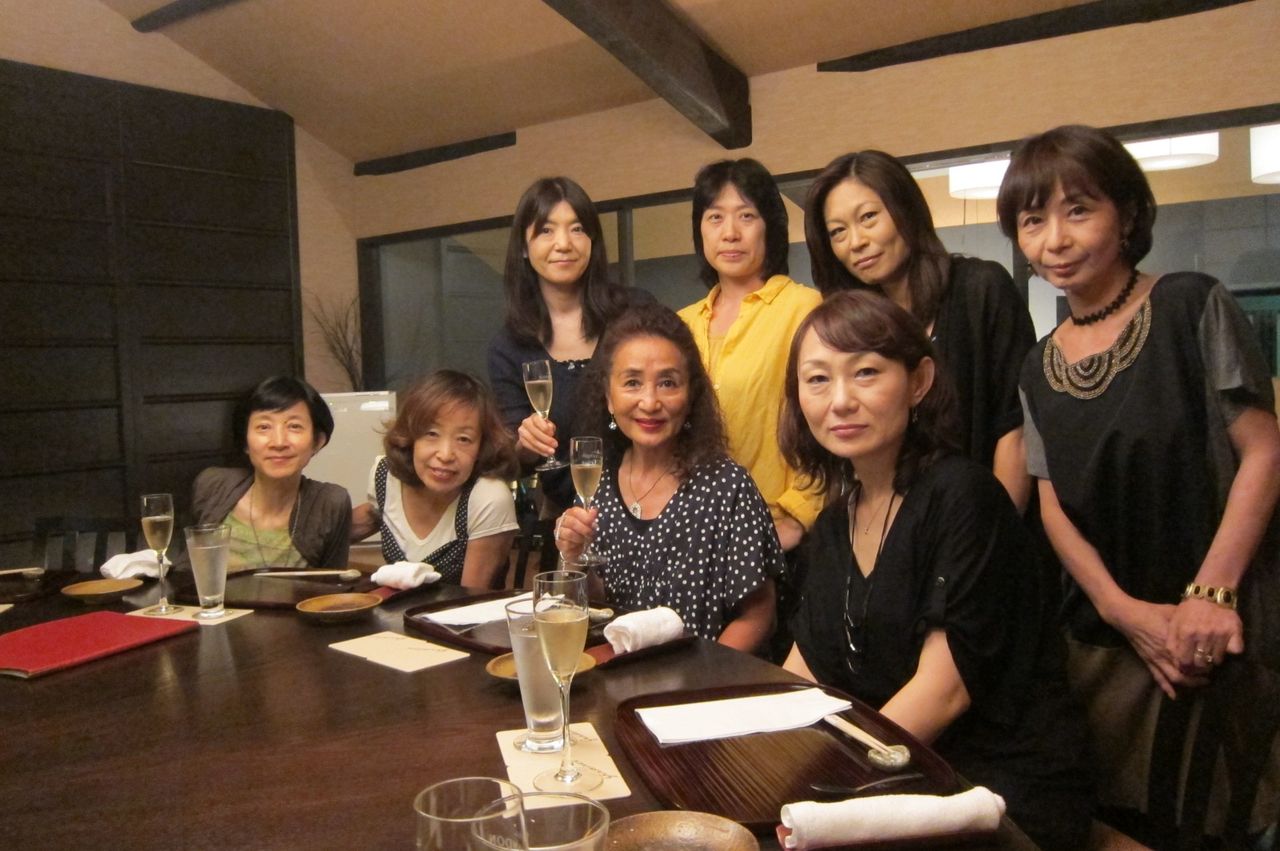 女大學生票選 自稱 女子 的期限 Line購物