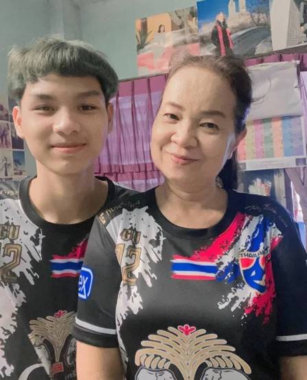 น้องเวฟ" คู่รักต่างวัย เผยจำนวนเงินที่ให้ "พี่พร" ใช้ในแต่ละเดือน | ThaiNews - ไทยนิวส์ออนไลน์ | LINE TODAY