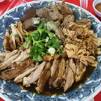 ก๋วยเตี๋ยวเป็ดสวนผักเจ้เล็ก & น้องมุขมุนี