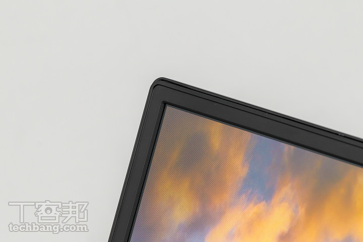 17.3 吋 RTX 版西風之神到底有多強？ROG ZEPHYRUS S（GX701GX）開箱動手玩！