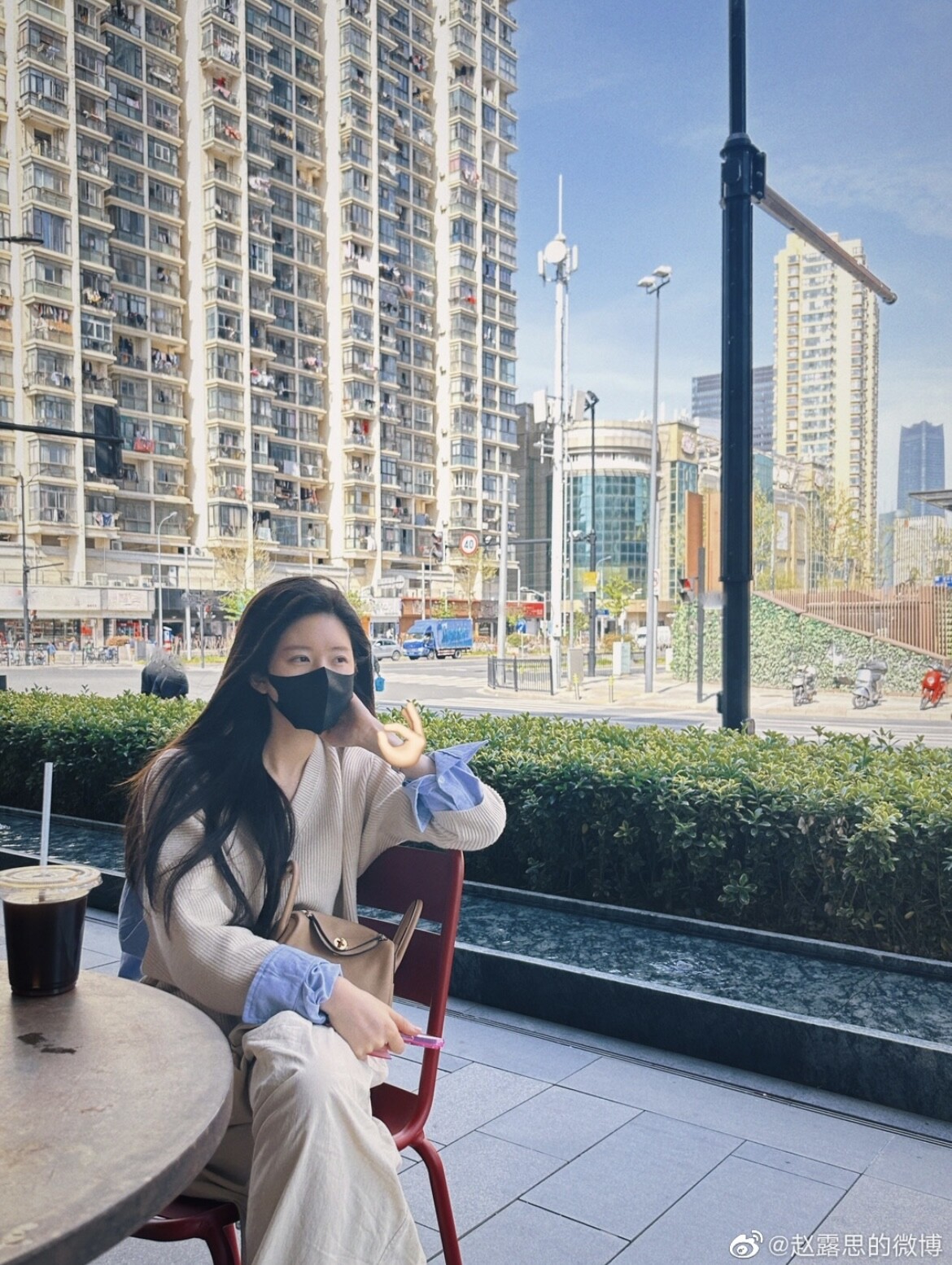 2023趙露思私服同款包包：跟著揹PEDRO質感和年輕兼具、「這一牌」過半超厲害！