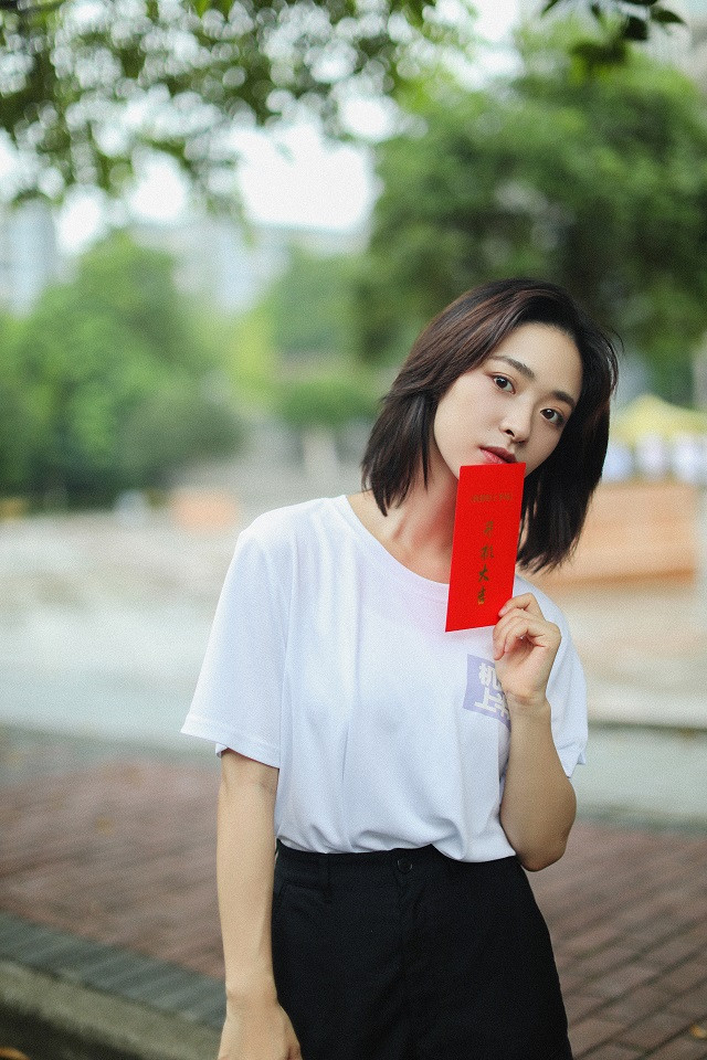 「無縫接軌拍新戲」的明星9：沈月