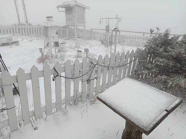 鋒面帶來水氣　玉山下起第二場3月雪