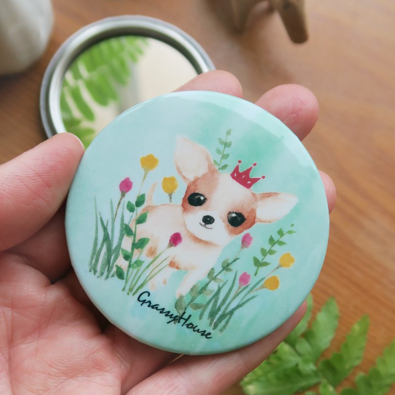 小小的鏡子帶在身邊 放在零錢包、筆袋或化妝包內 輕巧沒負擔 每個女孩都要擁有一個！