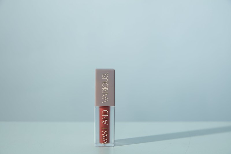 三合一唇釉莫內系列 M-1淡緋紅