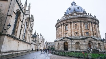 牛津 Oxford 英國著名大學城之一，哈利波特霍格華滋場景拍攝地！