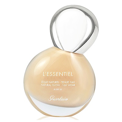 充滿設計感的瓶身綻放精品級柔霧光采妝感自然 質地清透