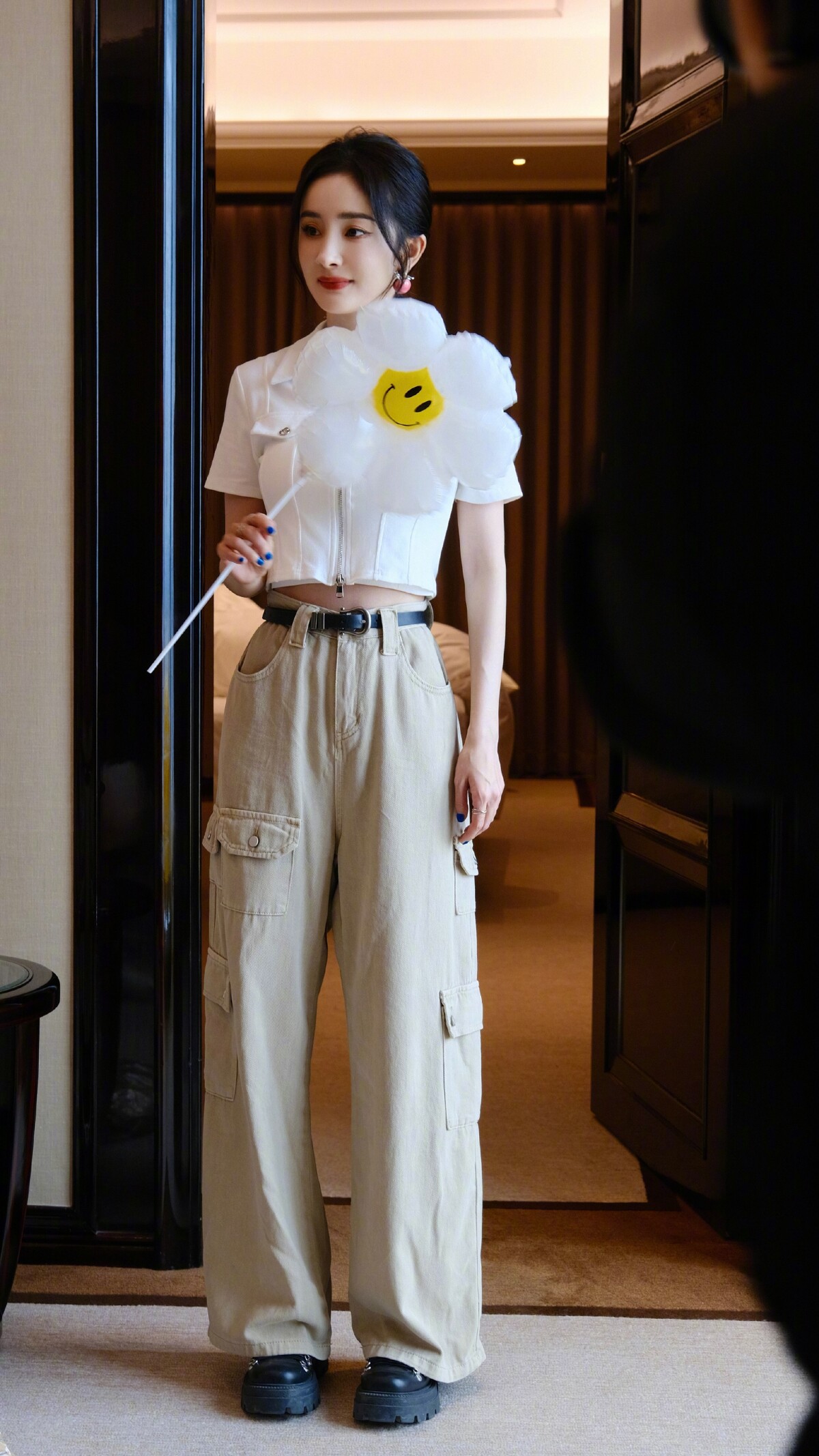 陸劇8位「人間腰精」女星！陳都靈腰細上熱搜，李沁腰比黃景瑜大腿細，趙麗穎腰太驚人