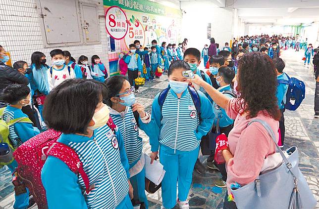 最冷清開學日 新北台中萬人缺課