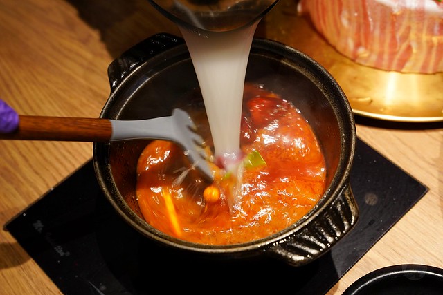 肉多多火鍋員林育英店
