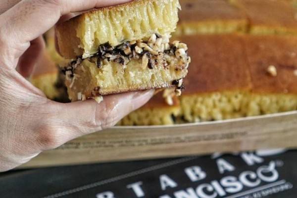 5 Rekomendasi Martabak Manis di Bandung, Bikin Ketagihan!