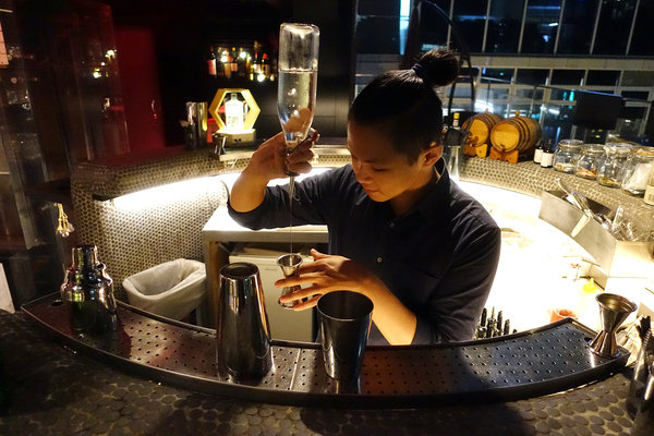 內湖浪漫餐廳-Lazy Point餐酒館，有午餐、下午茶、晚餐的內湖餐酒館，露天酒吧內湖調酒，文湖線約會餐廳，活動包場、會議空間租借的內湖咖啡廳