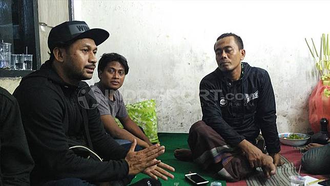  Persebaya Surabaya alhasil angkat bicara terkait denda yang dijatuhkan Komisi Disiplin  Sabung Ayam Online Didenda Rp300 Juta, Persebaya: Komdis Tidak Mendidik!