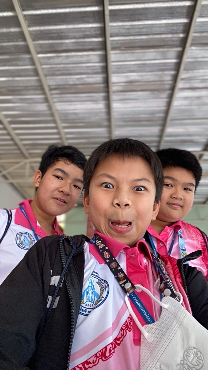 เพื่อน 4 คน