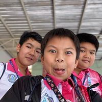 เพื่อน 4 คน