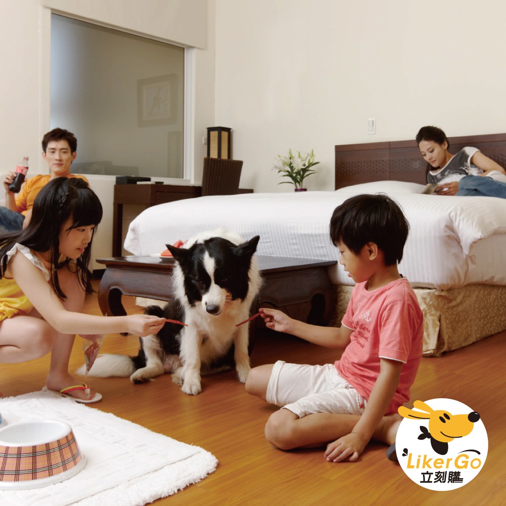 A.贈免費升等寵物客房優惠券(限下次入住使用)B.寵寶貝 旅行包(飼料體驗包+潔牙棒+寵物零食+除臭噴霧+撿便器)一組 C.贈犬寶貝排餐一客或貓寶貝排餐一客(二擇一)4.設施： A.免費參加渡假酒店幸