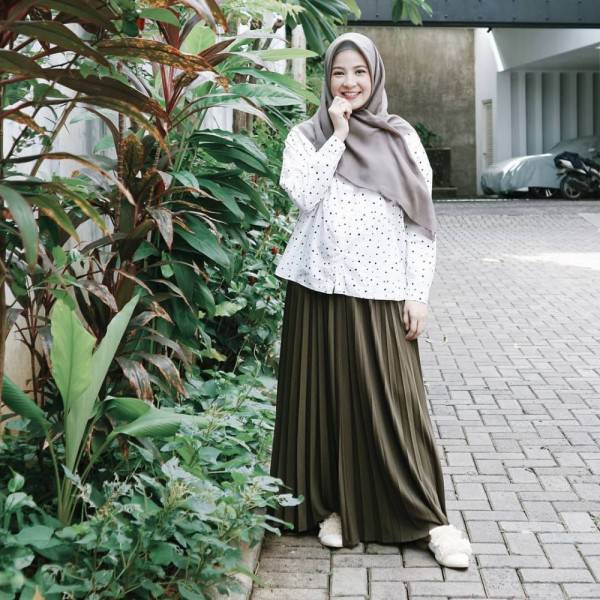 10 Gaya Ootd Hijab Kasual Ala Natasha Rizky Anti Ribet