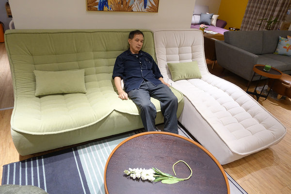 台北布沙發、台北獨立筒床墊-寄居蟹家具館，客製化布沙發訂做，沙發內材保固5年、表布保固一年，工廠直營價且教導風格佈置的台北家具館