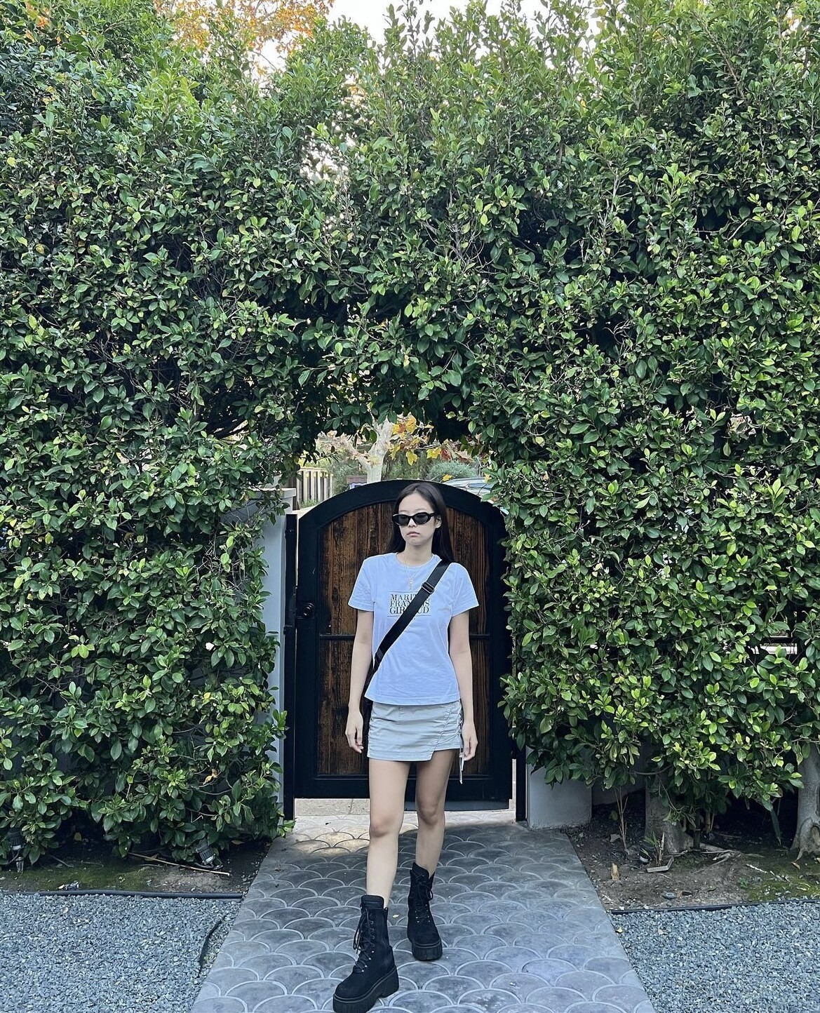 白T-shirt怎麼搭？白T的六大穿搭：一招簡單拉比例、秋冬還能這樣疊穿！