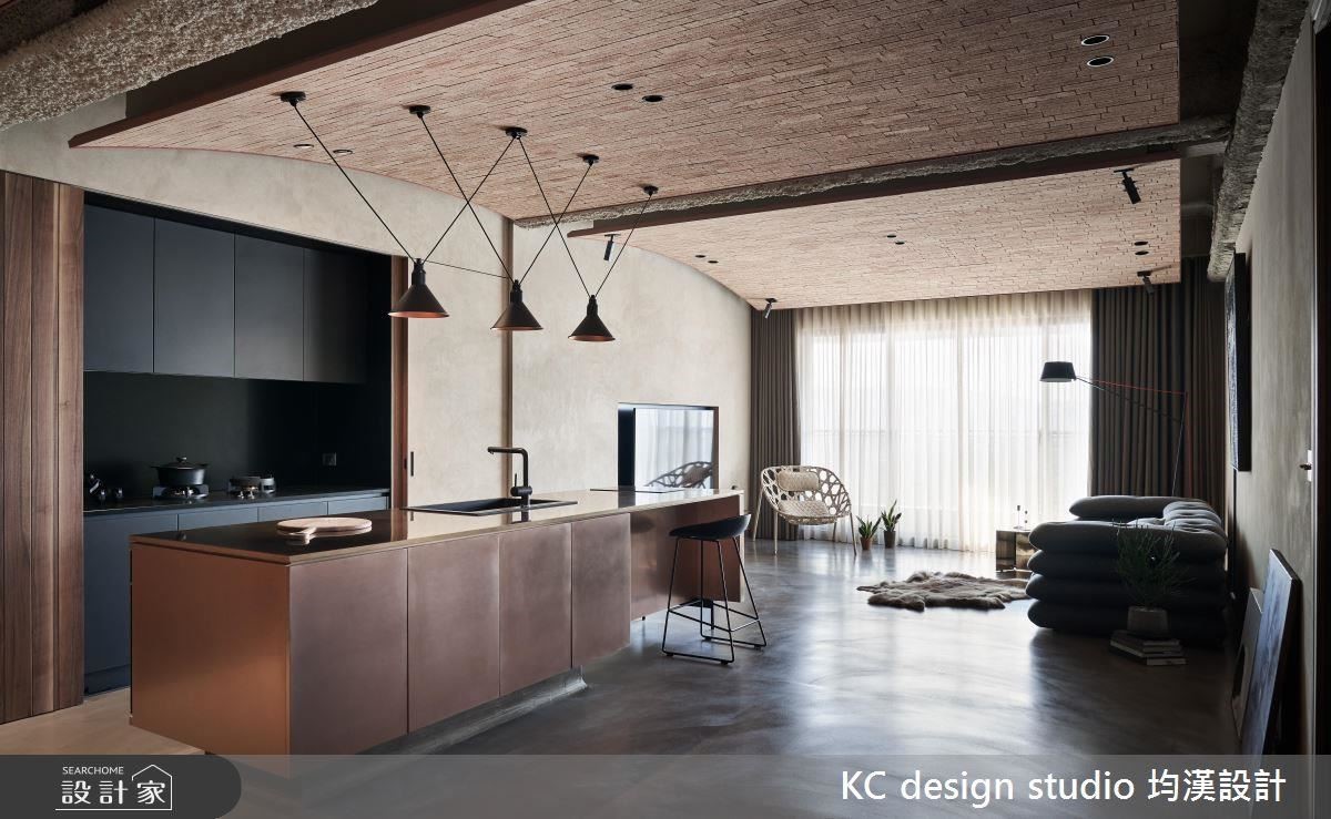 天花板只要刷上油漆，裝上吊燈就完成了嗎？可沒那麼容