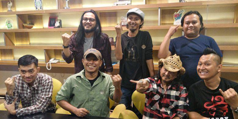 Lirik Dan Chord Lagu Secangkir Kopi Dari The Panasdalam Bank Kompas Com Line Today