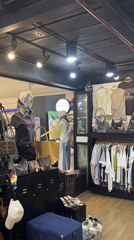 เสื้อผ้า กระเป๋า สินค้า นำเข้าพรีเมี่ยม MaDam'Jeab shop 🛒