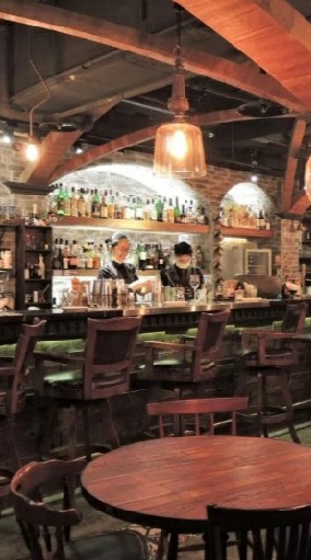 溫馨音樂單身餐酒館