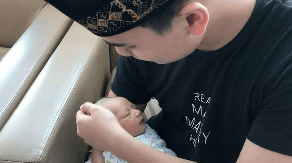 9 Momen Bahagia Kelahiran Anak Pertama Alvin Faiz, Putra Ustadz Arifin Ilham