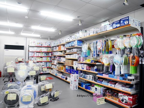 【桃園龜山】大批發五金百貨 #文具 #小家電 #五金 #園藝 #水電材料 #DIY傢俱 #寢具 (15).JPG