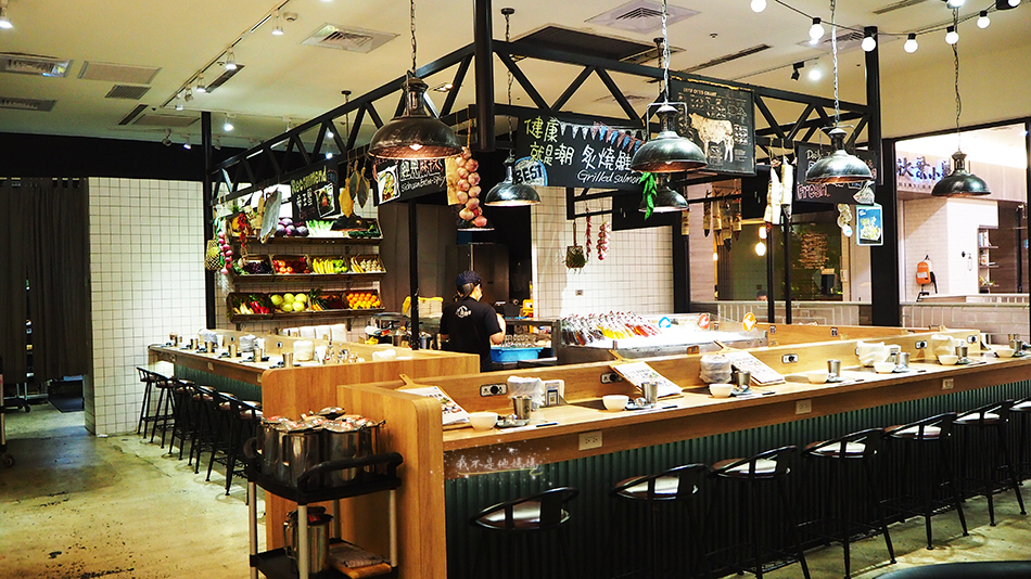 中和酸菜白肉鍋,中和鍋物,中和環球麻辣鍋,中和牛奶鍋,中和costco餐廳,板橋車站,板橋車站美食,中和小龍蝦餐廳,板橋小龍蝦餐廳,中和海鮮鍋