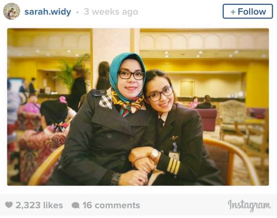 Di Balik Hebohnya Foto Salat di Kokpit Pesawat, Inilah Sosok Kopilot Sarah Widy