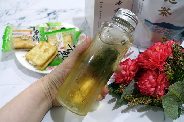 冷泡茶包推薦-新寶順茶行台灣烏龍清香茶，好喝台灣冷泡茶包，一袋一路冷泡茶，無農藥殘留、無添加玉米纖維茶包袋