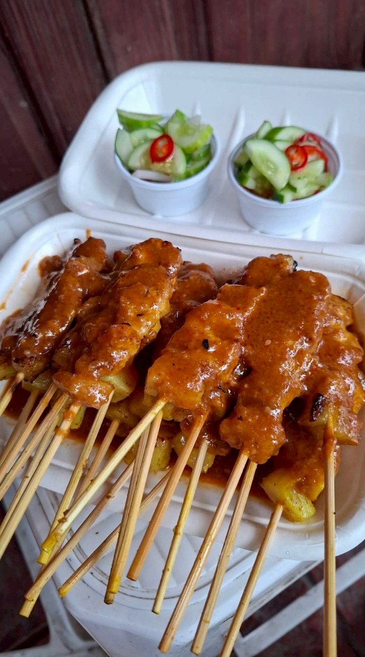 หมูสะเต๊ะ คุณอ้อ ( แม่เจี๊ยบ )