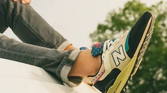 new balance 997 jimi hendrix