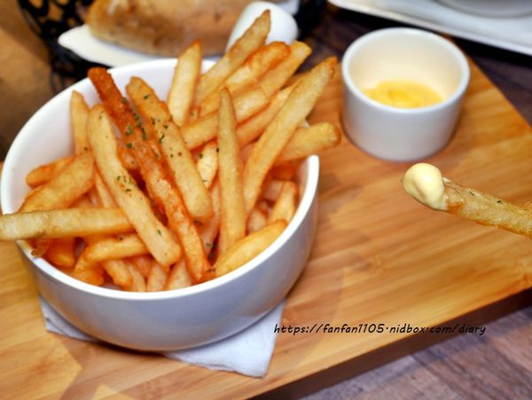 【內湖美食】洋城義大利餐酒館-內湖家樂福店 #義式料理 #米塔集團 #獨立空間座位席 (18).JPG