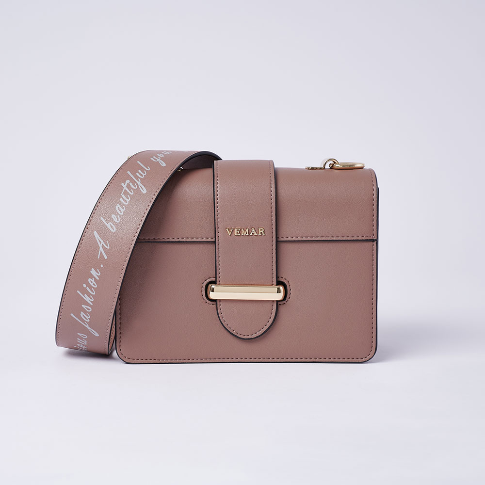 宅配:下單後隔天出貨，約1~2天送達(不包含例假日)超取:下單後隔天出貨，約3~4天送達(不包含例假日)預購:依照商品預計出貨日