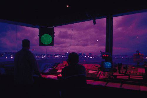 ™ Petugas ATC Bandara Vietnam Malah Tidur Pesawat Mau Mendarat, 