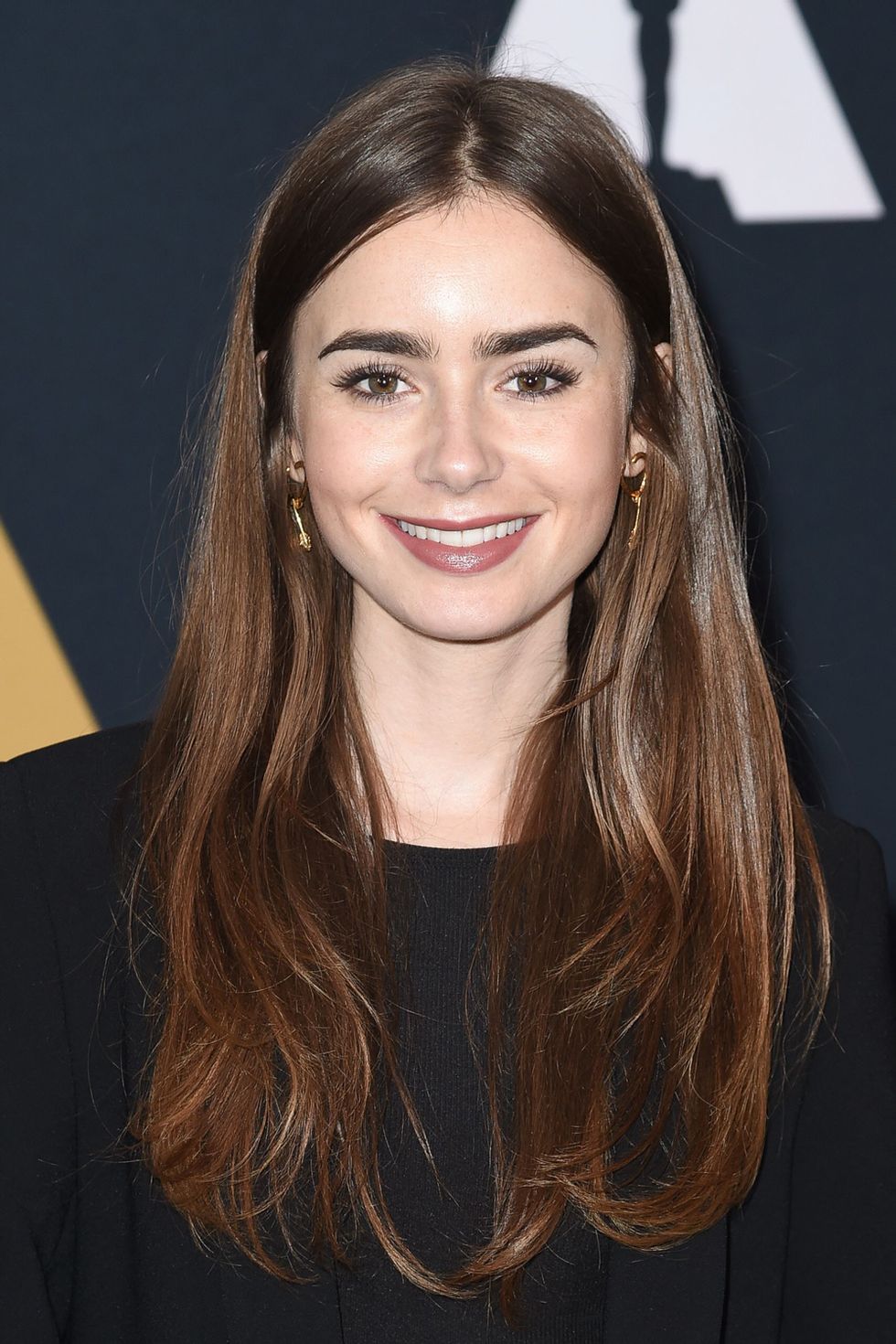 オフタイムからパーティまで 愛されメイク はリリー コリンズに学ぼう