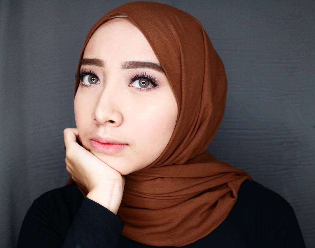 Tutorial Makeup Bukber Untuk Kamu Yang Memakai Dan Tidak Memakai Hijab