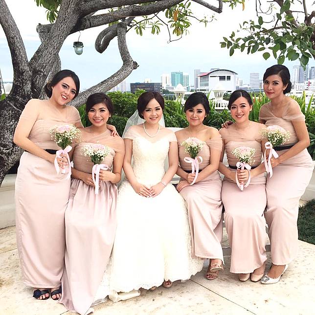 Elegan, Ini 19 Seragam Bridesmaids Terbaik yang Bisa Ditiru