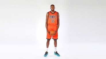 新聞分享 / Kevin Durant 身穿最新曝光雷霆隊球衣與 Nike KD8