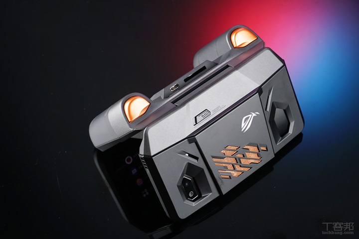 華碩 ROG Phone 大全套開箱！重新定義電競手機樣貌