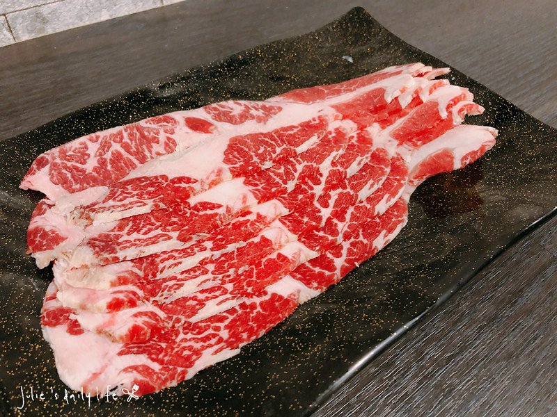 中山區,中山國小站,伊比利豬,吃到飽,和牛,寵物友善,寵物友善餐廳,戰醬燒肉,日本和牛,海鮮,澳洲和牛,烤肉,燒肉,菜單,雙城店 @跟著Julie一起走吧