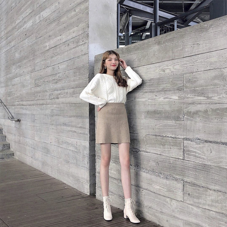 綁帶靴 短靴 白色靴 奶茶色 奶茶色穿搭 白靴穿搭